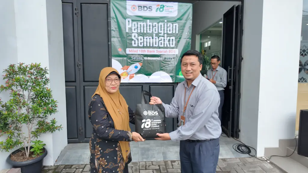Pembagian Sembako Milad 18th Bank Syariah BDS